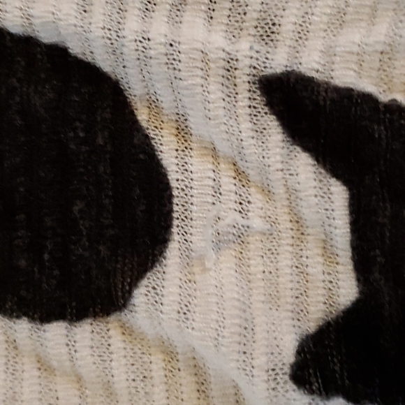 Cat Pattern T-shirt - Picture 2 of 3